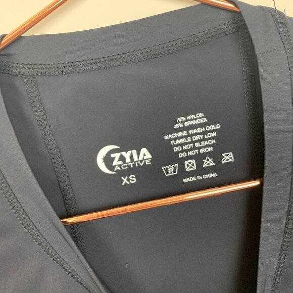 Zyia Black Short Sleeve Active Shirt - Size XS - Picture 2 of 7